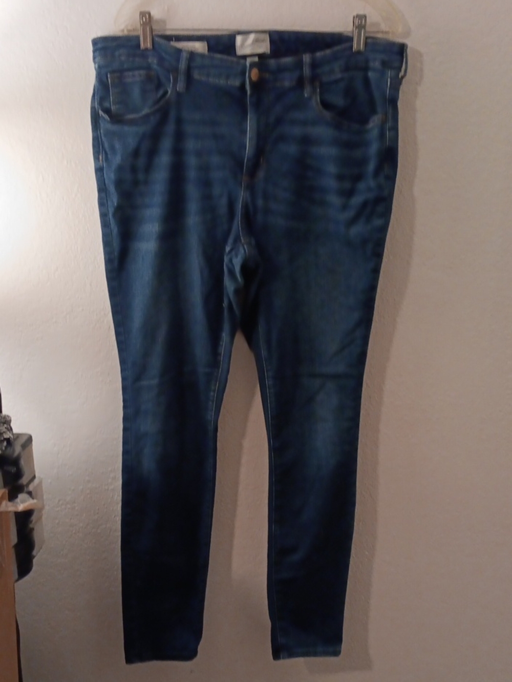 Universal Thread Blue Denim Skinny Jeans, very Stretchy.